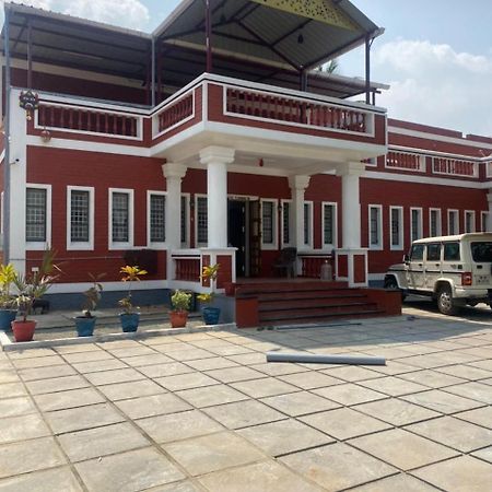 Western Castle Residency Villa Coimbatore Bagian luar foto